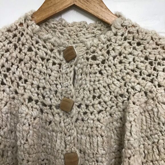 VINTAGE Ruanacrochet handcrafted knit poncho fringe bohemian beige cloak neutral - Picture 2 of 12